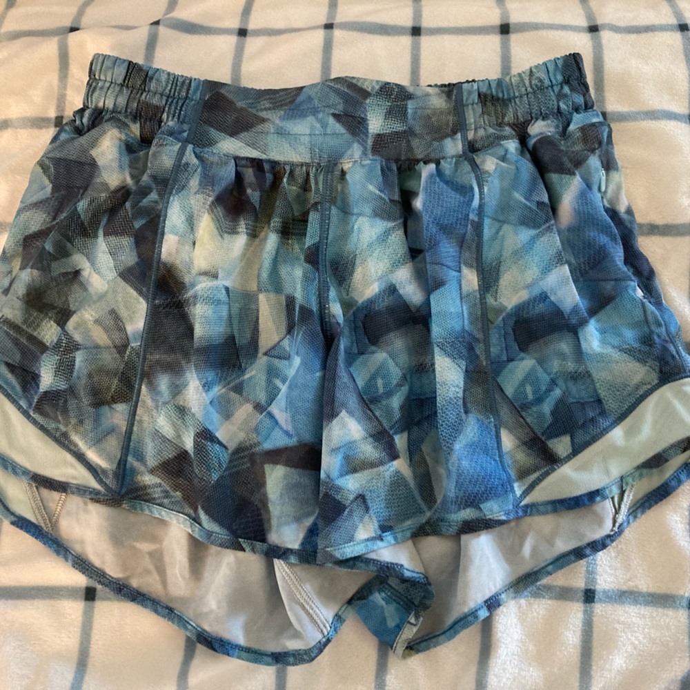 Lululemon Hotty Hot Short II